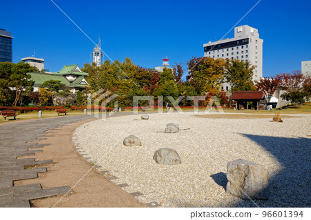 富山城址公園的秋葉和花園 富山城址公園的秋葉和花園 96601394
