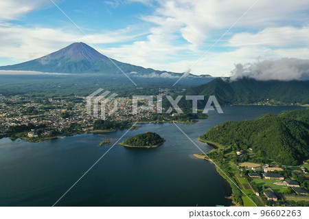 Aerial view of Mount Fuji and Lake Kawaguchi 96602263