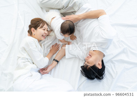 有嬰兒的家庭 有嬰兒的家庭 96604531