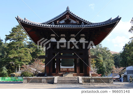 Todaiji bell tower 96605148