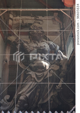 World Heritage National Treasure Kongo Rikishi Statue at Todaiji Temple World Heritage National Treasure Kongo Rikishi Statue at Todaiji Temple 96605634