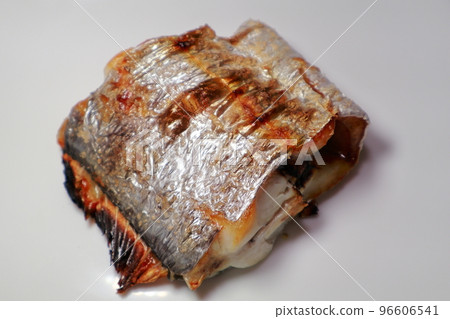 Grilled hairtail with salt 96606541