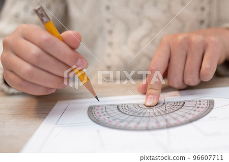 孩子的手用量角器學習 96607711