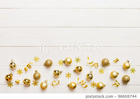 Christmas composition. a pattern of christmas balls on colored background. Flat lay, top view New year decor 96608744