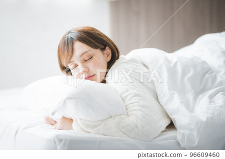 Women in pajamas Women in pajamas 96609460