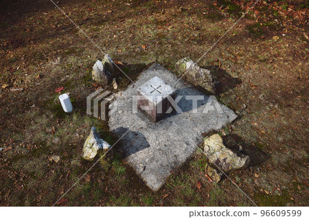 關西 100 座名山 百里嶽山頂的三角測量點 96609599