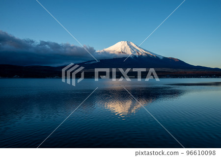 Fuji in winter Fuji in winter 96610098