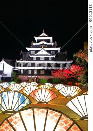 [岡山縣]岡山城和扇子的燈飾（令和大修後） 96613118