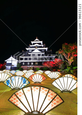 [Okayama Prefecture] Illumination of Okayama Castle and a fan (after major renovation in Reiwa) 96613121