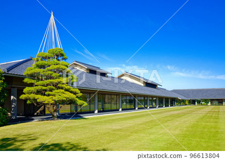 Toyama Ink Art Museum Yukizuri and Blue Sky 96613804