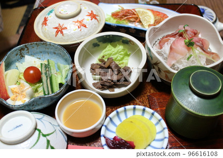 Masutomi Onsen酒店客房晚餐套餐 Masutomi Onsen酒店客房晚餐套餐 96616108