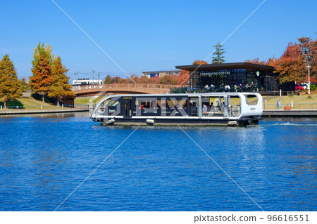 星巴克和遊船富安運河環水公園 星巴克和遊船富安運河環水公園 96616551