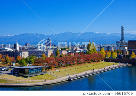 Fugan Canal Kansui Park with a view of the Tateyama mountain range from Tenmonbashi Fugan Canal Kansui Park with a view of the Tateyama mountain range from Tenmonbashi 96616709
