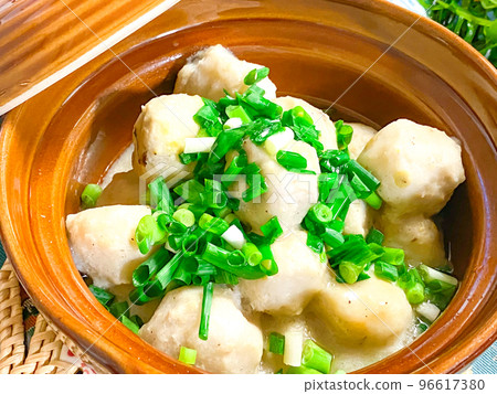 Chinese home-cooked leek oil potato 艿煲 (taro simmered in earthenware sauce) Chinese home-cooked leek oil potato 艿煲 (taro simmered in earthenware sauce) 96617380