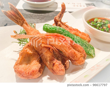 Izakaya menu・Deep-fried white mackerel puffer Izakaya menu・Deep-fried white mackerel puffer 96617797