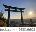 日落和Torii Torii 96619602