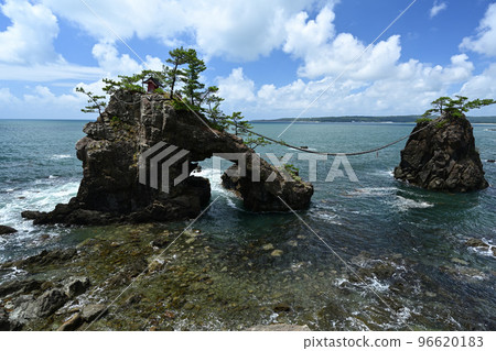 Noto Kongo Kigumon strangely shaped rocks cave 96620183