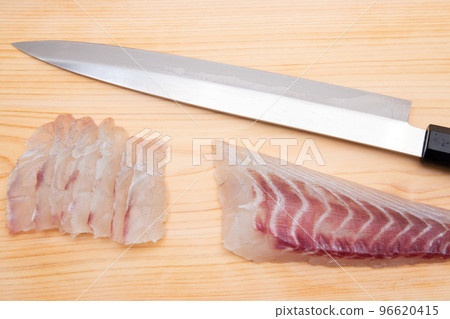 Kurodai (black sea bream) sashimi 96620415