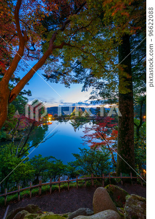 Kenrokuen Kasumigaike Pond and the winter tradition of Yukitsuri at dawn|Kanazawa City, Ishikawa Prefecture Kenrokuen Kasumigaike Pond and the winter tradition of Yukitsuri at dawn|Kanazawa City, Ishikawa Prefecture 96622088