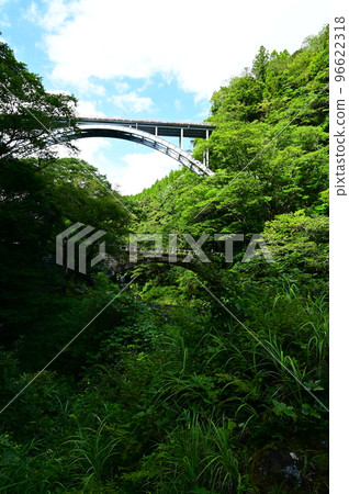 Geometric rock formation in Takachiho Gorge 96622318