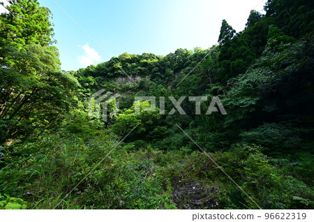 Geometric rock formation in Takachiho Gorge 96622319