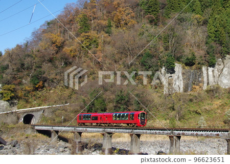 Commemorating the 65th anniversary of the opening of the entire Oito Line Resort Setsugetsuka Kotaki Railway Bridge 96623651