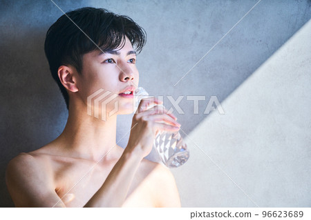 年輕的生活方式 96623689