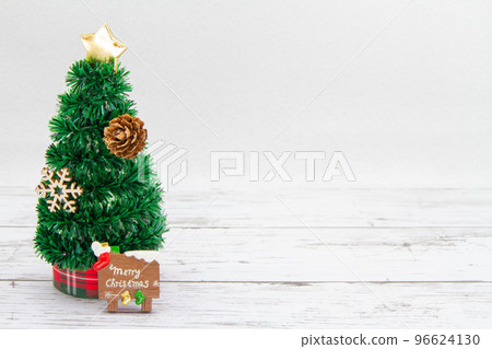 Merry christmas sign with christmas tree 96624130