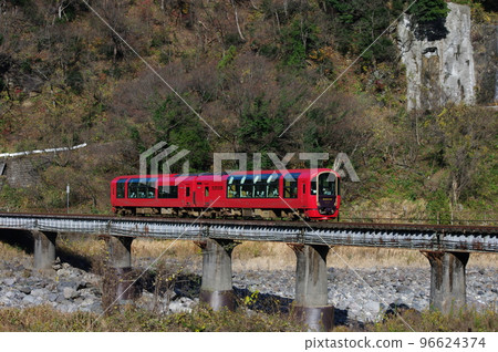紀念大糸線度假區雪月姬川鐵道橋全線開通 65 週年 96624374