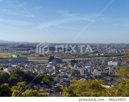 從山頂俯瞰城市 96624403