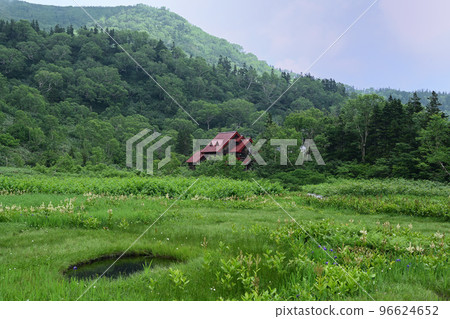 Chubu Sangaku National Park Hakuba Daisetsukei Ushirotateyama Mountain Range Tsugaike 96624652