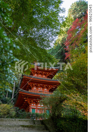 Iwafune Temple in autumn Iwafune Temple in autumn 96625045