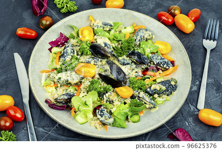 Mix salad with seafood and vegetables Mix salad with seafood and vegetables 96625376