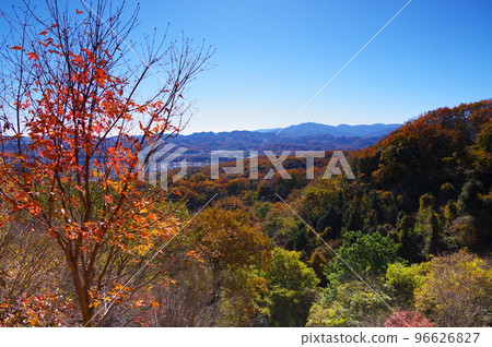 從埼玉縣金木道山南路山路看到的秋天景色 從埼玉縣金木道山南路山路看到的秋天景色 96626827
