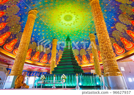 Wat Pak Nam，曼谷，泰國，有神秘的天花板畫 96627937