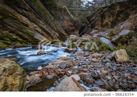 Sakiri Gorge in late autumn [Maji River] 96628354