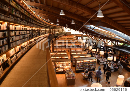 佐賀縣武雄市圖書館建築 96629156