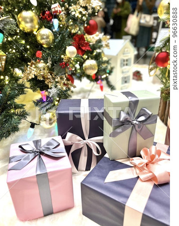 孩子們喜歡的聖誕禮物 96630888