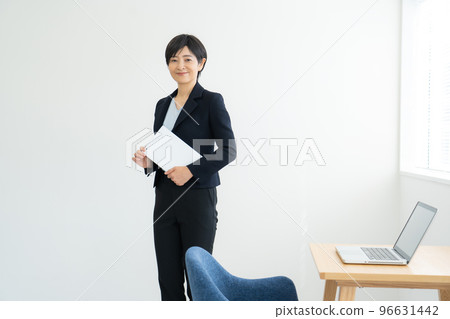 Business woman desk work 96631442
