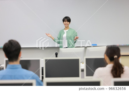 編程與信息處理講座_講台講師_1 96632656