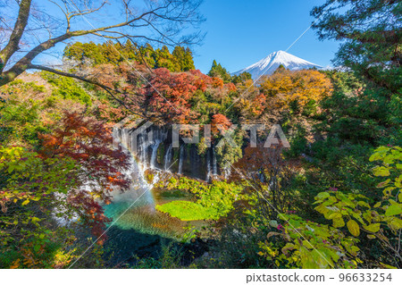 白絲瀑布秋葉和富士山 白絲瀑布秋葉和富士山 96633254