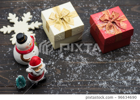 2022 Christmas holiday season wooden background 96634690