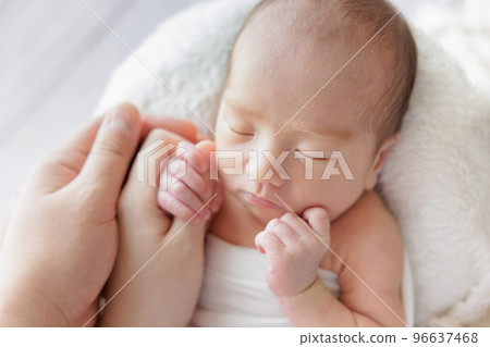 睡覺的寶貝 96637468