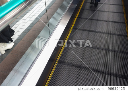 city, moving sidewalk, automatic sidewalk 96639425