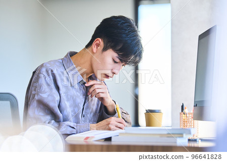 Young lifestyle 96641828