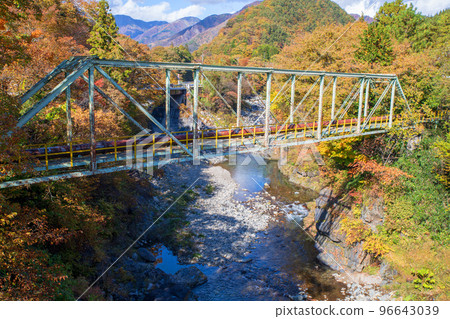 Watarase River View from the Shin Watarase Bridge to the upstream direction Autumn scenery Watarase River View from the Shin Watarase Bridge to the upstream direction Autumn scenery 96643039