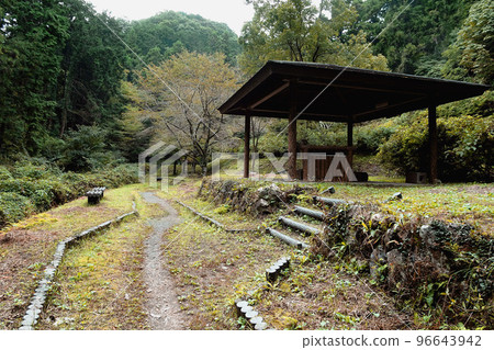埼玉縣入間郡諸山町朔谷瀑布上的瀧上公園和什葉派 埼玉縣入間郡諸山町朔谷瀑布上的瀧上公園和什葉派 96643942