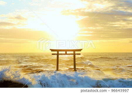 茨城縣大洗磯崎神社的日出 96643997