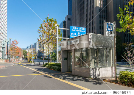都營地鐵三田線內幸町站,位於東京都千代田區內幸町2丁目 都營地鐵三田線內幸町站,位於東京都千代田區內幸町2丁目 96646974