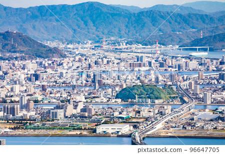 A view of the surrounding city centered on Hiroshima Expressway Route 3 and Hiroshima South Road. You can see from Otagawa Discharge Channel to Hiroshima Ohashi Bridge. A view of the surrounding city centered on Hiroshima Expressway Route 3 and Hiroshima South Road. You can see from Otagawa Discharge Channel to Hiroshima Ohashi Bridge. 96647705